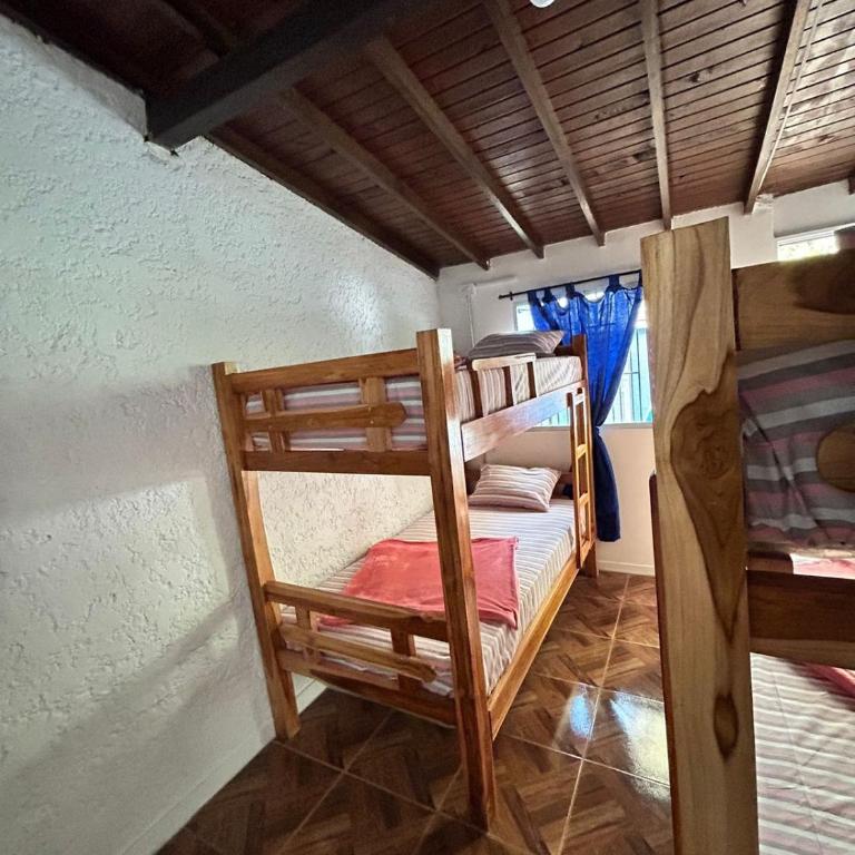 Blue Coast Hostal - Habitación Compartida Masculina - 4