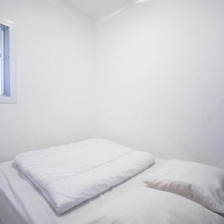 Chez Adeline - Confortable appartement avec piscine et parking - One-Bedroom Apartment - 14