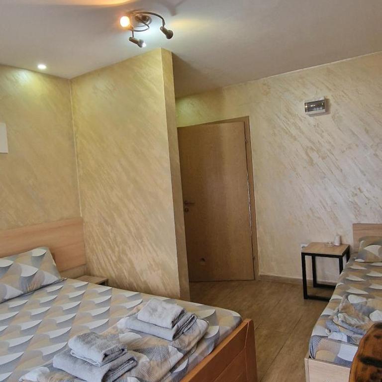 Rooms Green Set - Deluks Dvokrevetna Soba sa Bračnim Krevetom - 1