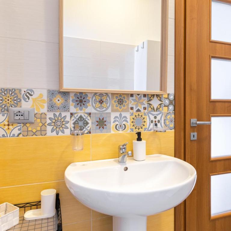 Appartamento Centrale Con Parcheggio e Wi-Fi Gratuito AC - Appartamento con 1 Camera da Letto - 15
