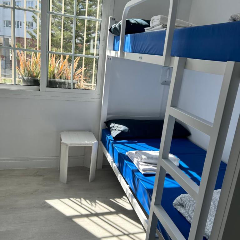 Albergue SCQ - Cama en habitación compartida mixta de 8 camas - 8
