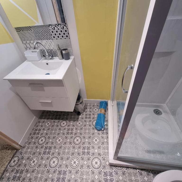 Beau studio en centre ville - One-Bedroom Apartment - 6