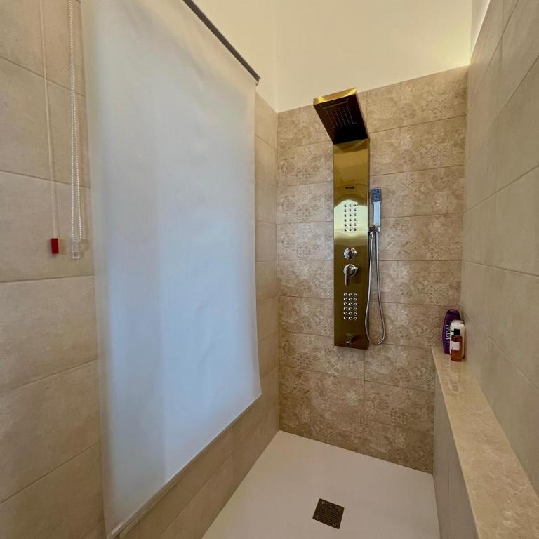 Terrazza Levante - Boutique rooms - Camera King con Vasca Idromassaggio - 14
