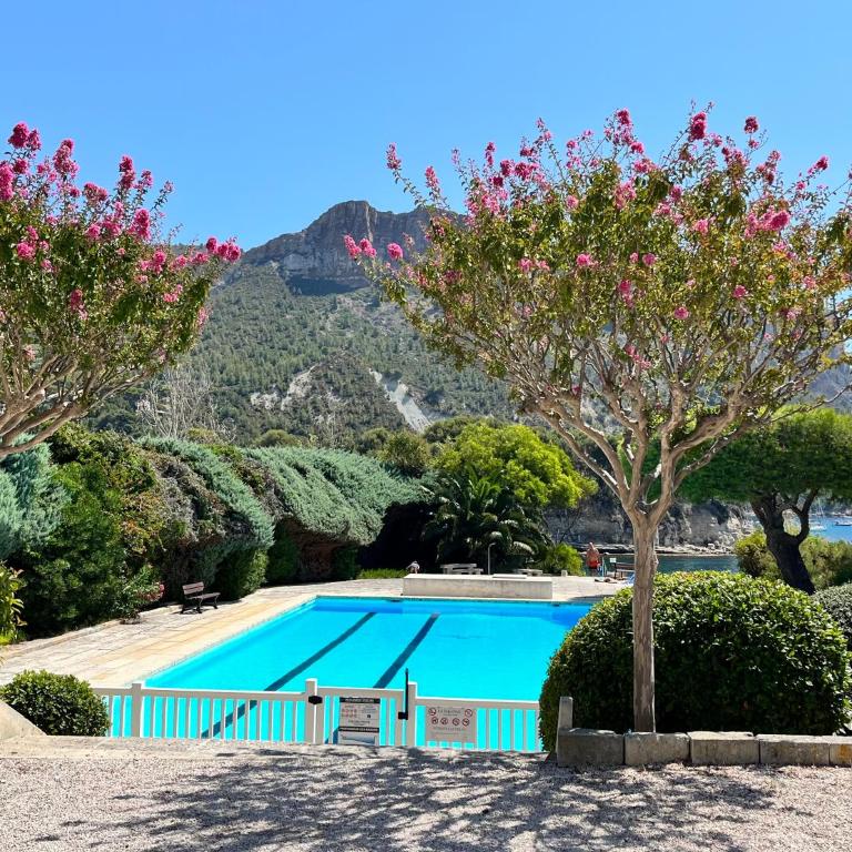 CassisCentre-pour famille-piscine plage - 4pers - Apartment mit 2 Schlafzimmern und Balkon - 5