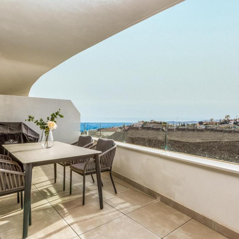 ViVi Homes - Carma Pool, Terrace, Garden & Beach - Apartment with Sea View - 5