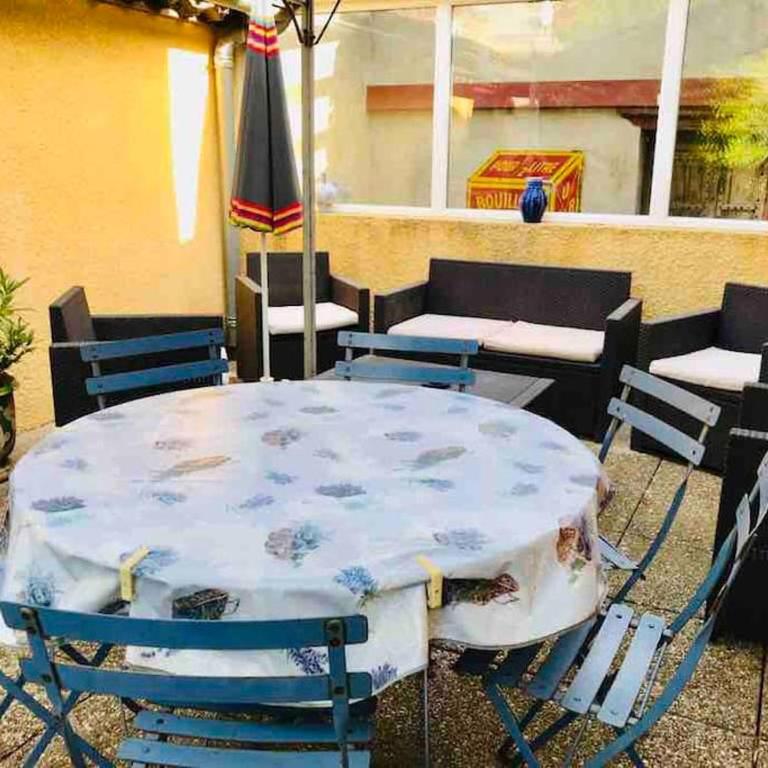 « Côté jardin » Central/Piscine/Jacuzzi/Parking - Maison 6 Chambres - 10