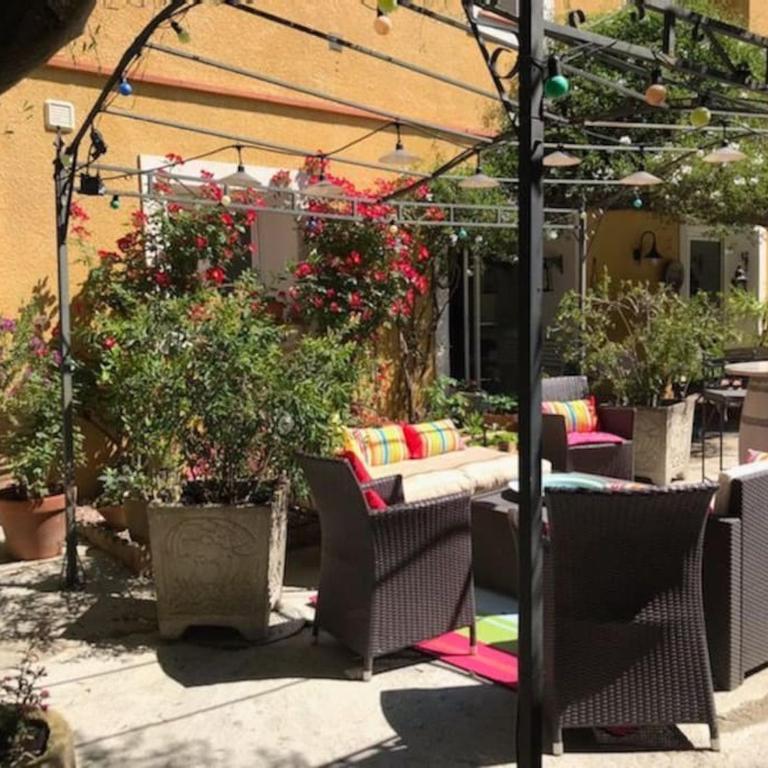« Côté jardin » Central/Piscine/Jacuzzi/Parking - Maison 6 Chambres - 12