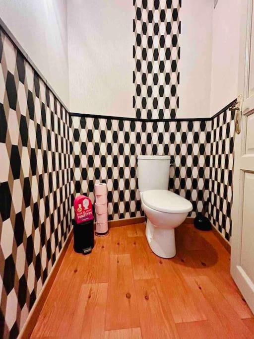 « Côté jardin » Central/Piscine/Jacuzzi/Parking - Maison 6 Chambres - 22