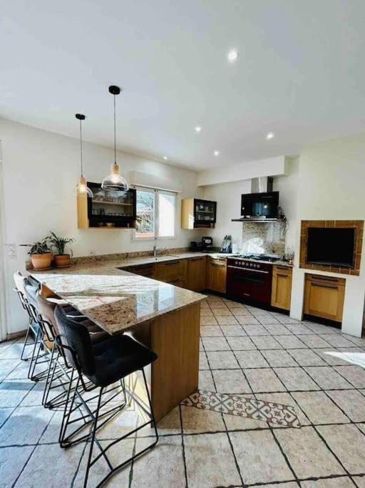 « Côté jardin » Central/Piscine/Jacuzzi/Parking - Maison 6 Chambres - 30