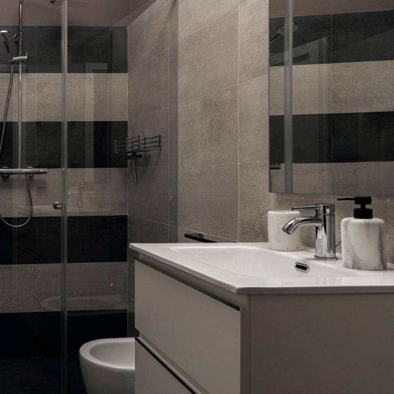 REGO APARTMENTS - Boutique Aparthotel & Serenity Spa with some off-site apartments in the Heart of Bergamo City Center - One-Bedroom Apartment - Annex - 11