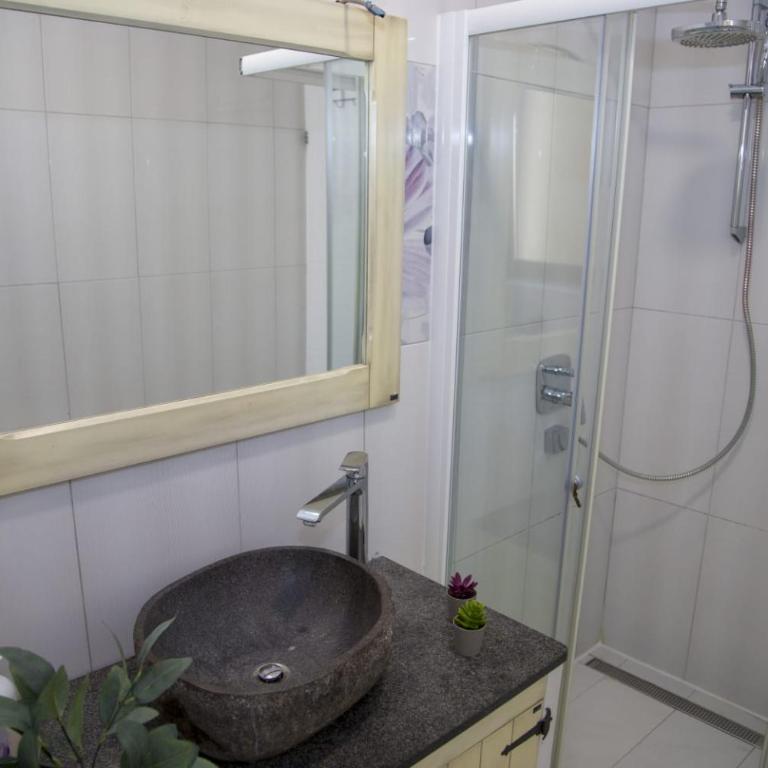 Apartmani Kamelia - One-Bedroom Apartment - 9