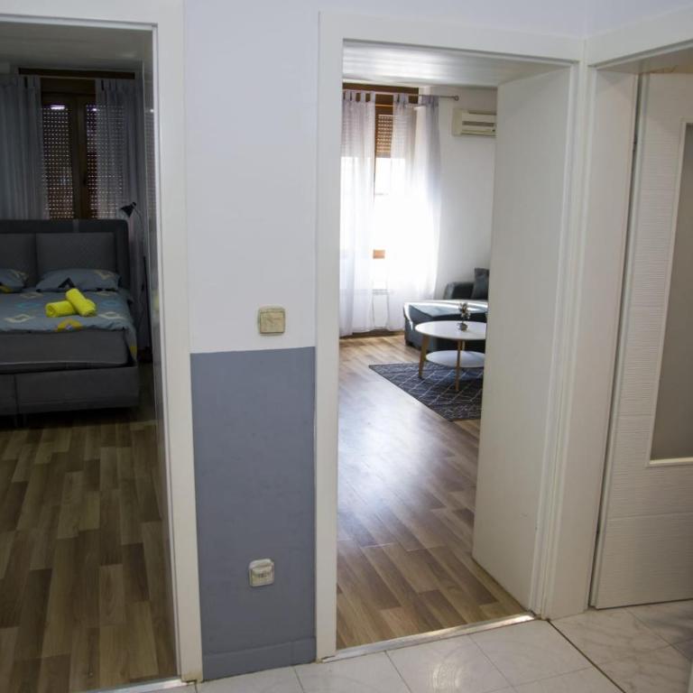 Apartmani Kamelia - One-Bedroom Apartment - 3