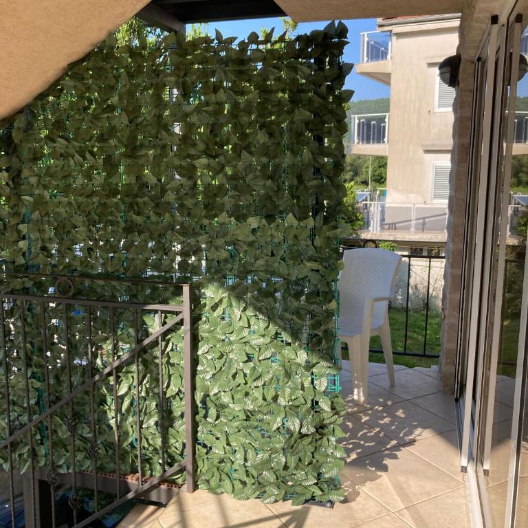 Budva, Jaz, apartmani DIF - Deluks Soba s Bračnim Krevetom i Pomoćnim Ležajem - 11