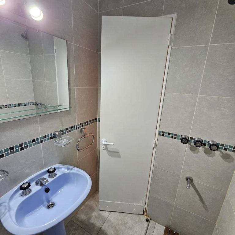 Departamento en Monte Hermoso a 1 cuadra del Mar - One-Bedroom Apartment - 3