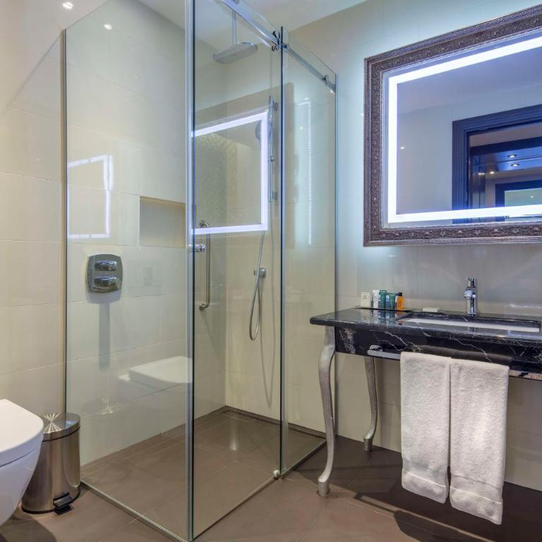 Hilton Podgorica Crna Gora - Double Room with Two Double Beds - 3