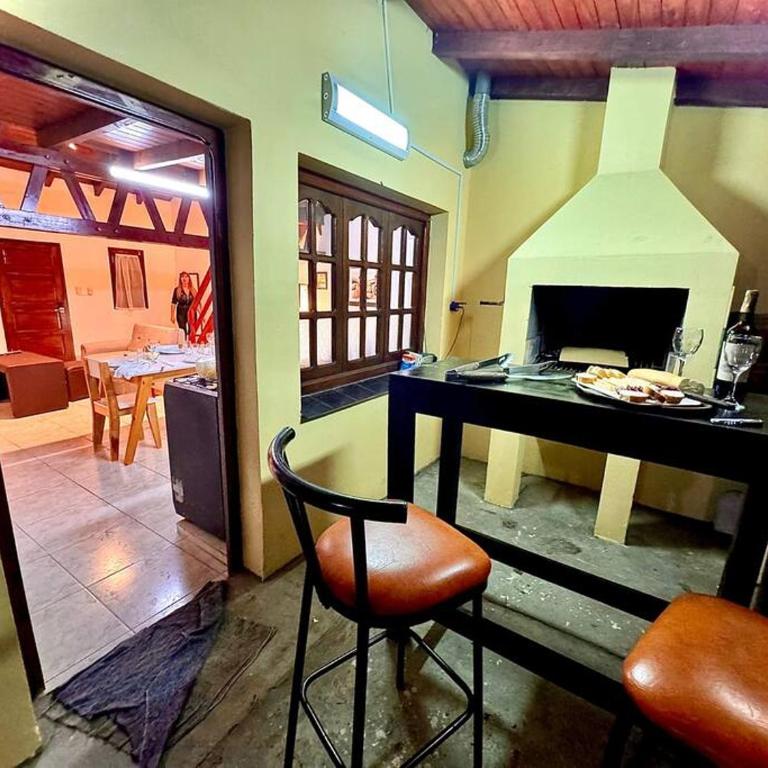 Hermosa propiedad en Salta con asador - Casa de 4 dormitorios - 8