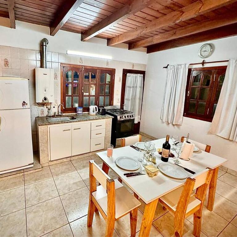 Hermosa propiedad en Salta con asador - Casa de 4 dormitorios - 7