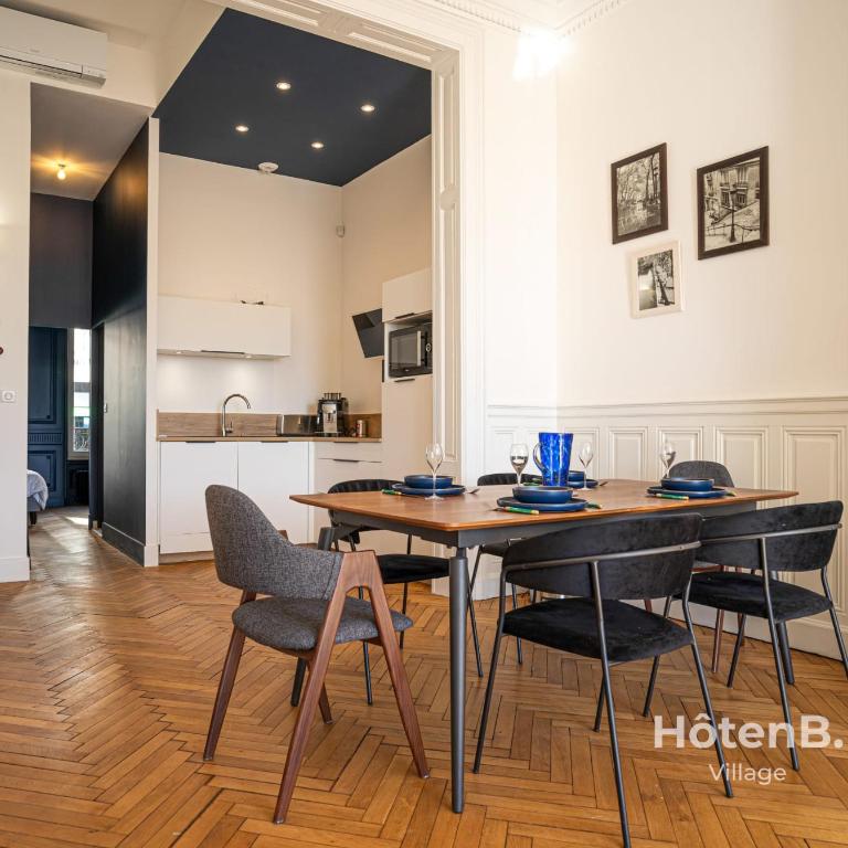 The "Heritage" Heart of Limoges Parking AC and Private Terrace - Appartement - 4