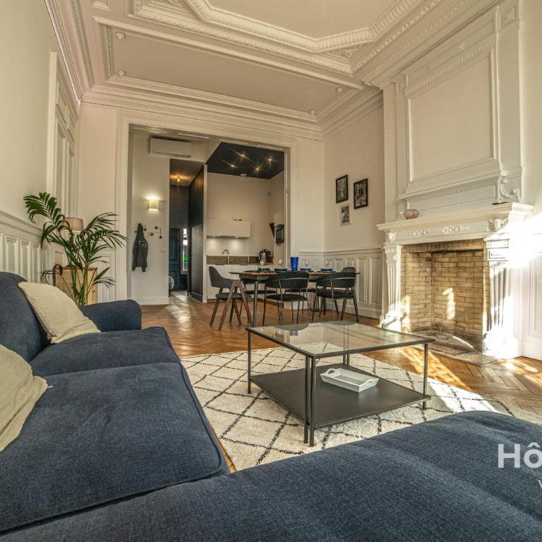 The "Heritage" Heart of Limoges Parking AC and Private Terrace - Appartement - 5
