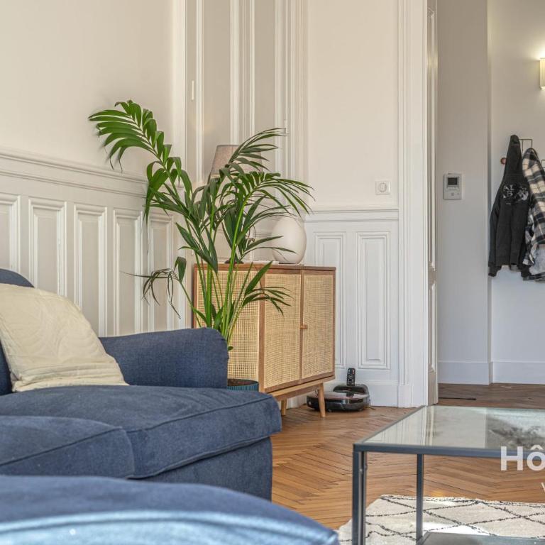 The "Heritage" Heart of Limoges Parking AC and Private Terrace - Appartement - 16