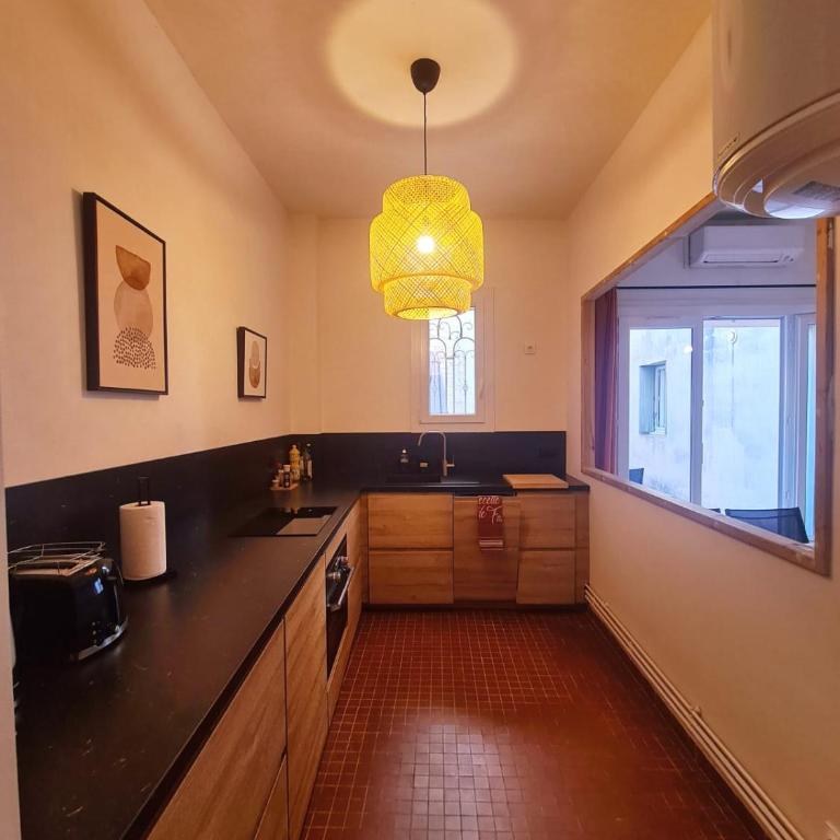 Appartement intra muros avec cour privée - Apartment mit 1 Schlafzimmer - 6