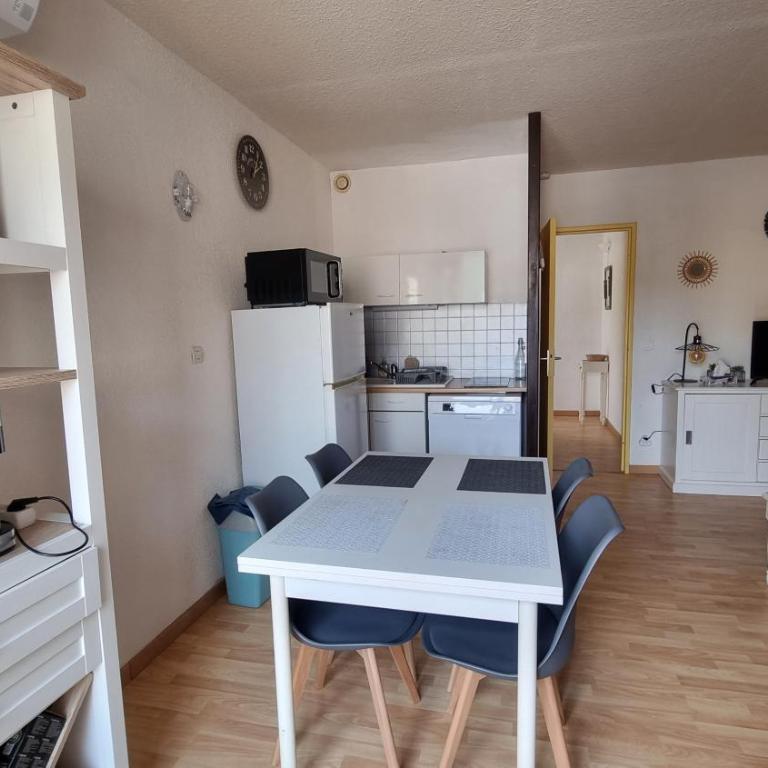 Gruissan-Port-T3-2chambres-5pers-43m2-Parking-Clim-Piscine-Valerie - Appartement 2 Chambres - 7