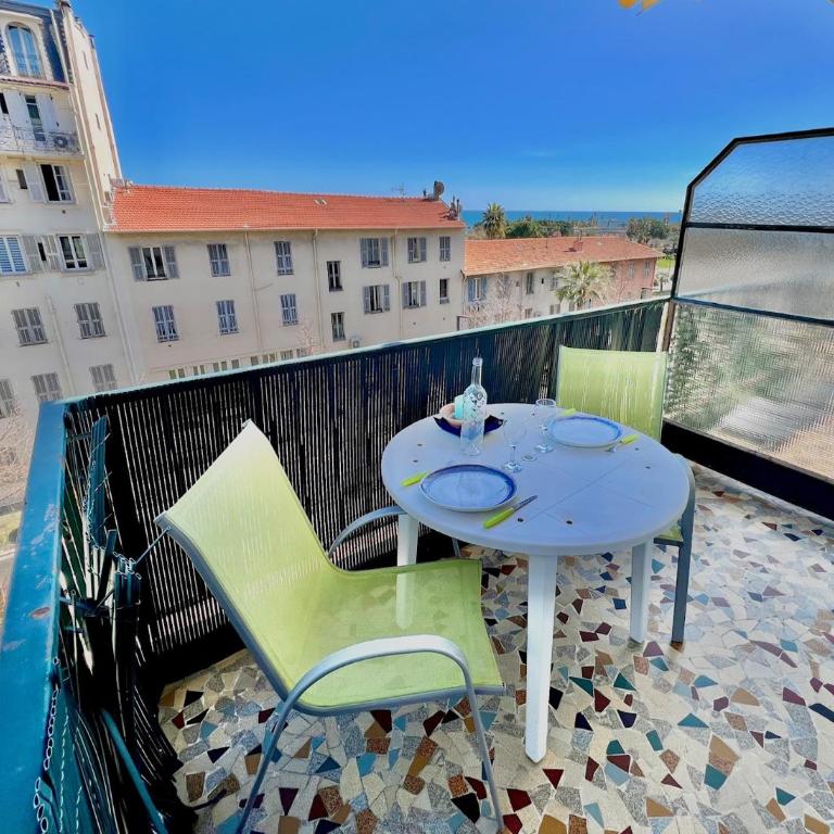ApartHotel Riviera - Terrasse des Bougainvillees - 100m Promenade des Anglais - Appartement avec Terrasse - 14