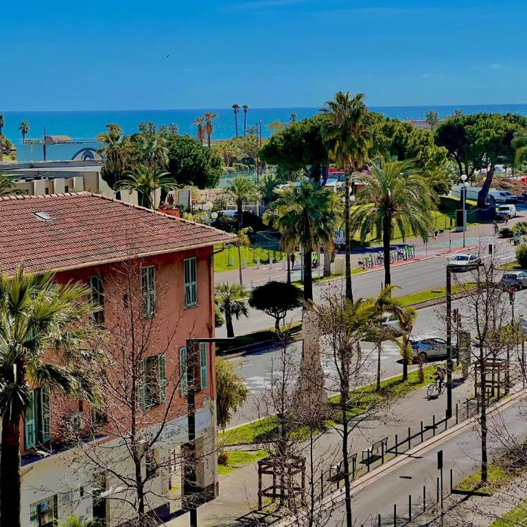 ApartHotel Riviera - Terrasse des Bougainvillees - 100m Promenade des Anglais - Appartement avec Terrasse - 16
