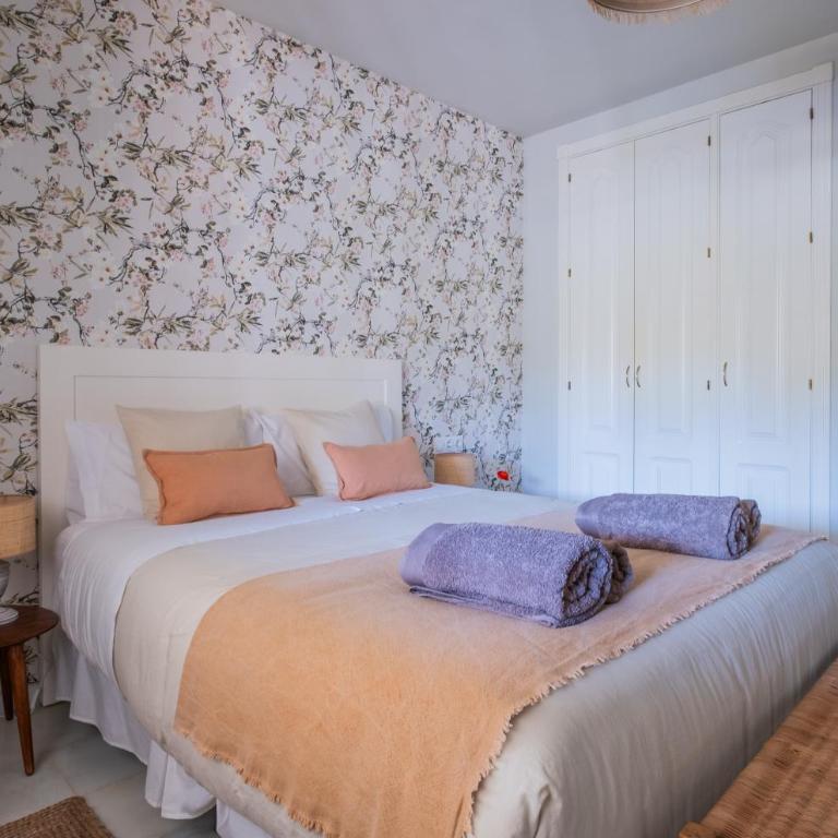 Apartamento con piscina. Los Naranjos de Marbella - Two-Bedroom Apartment - 28