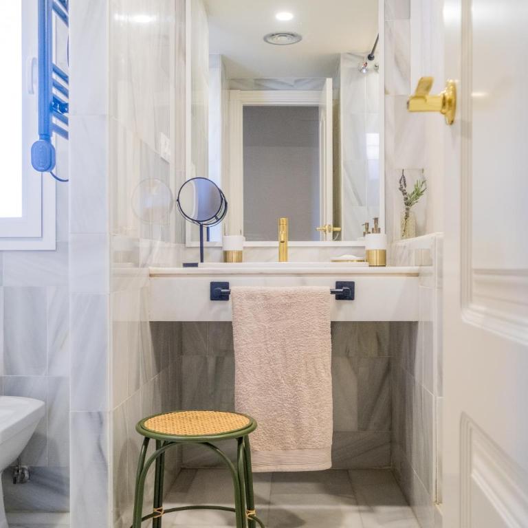 Apartamento con piscina. Los Naranjos de Marbella - Two-Bedroom Apartment - 21