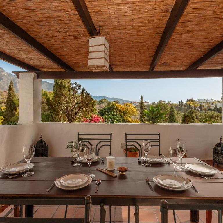 Cozy apartment, with mountain views and large private terrace, on the Golden Mile, Marbella - One-Bedroom Apartment - 13