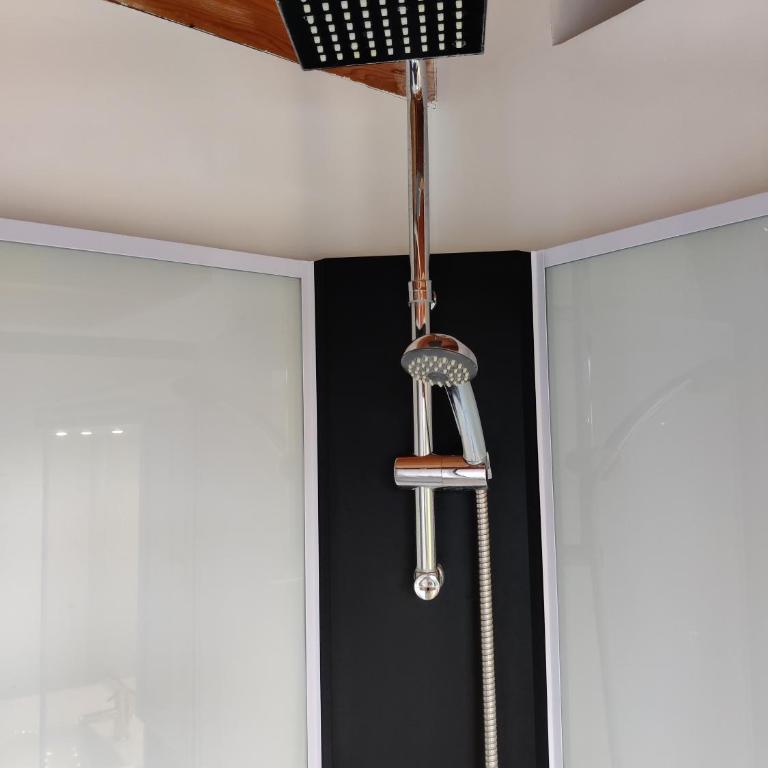 Maison calme et lumineuse de plain-pied, jardin et piscine - Chalet 1 Chambre - 8