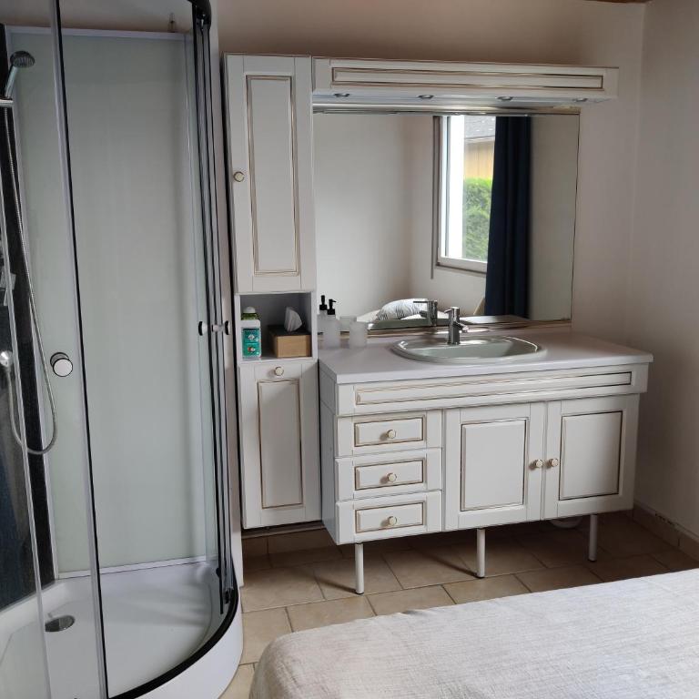 Maison calme et lumineuse de plain-pied, jardin et piscine - Chalet 1 Chambre - 6