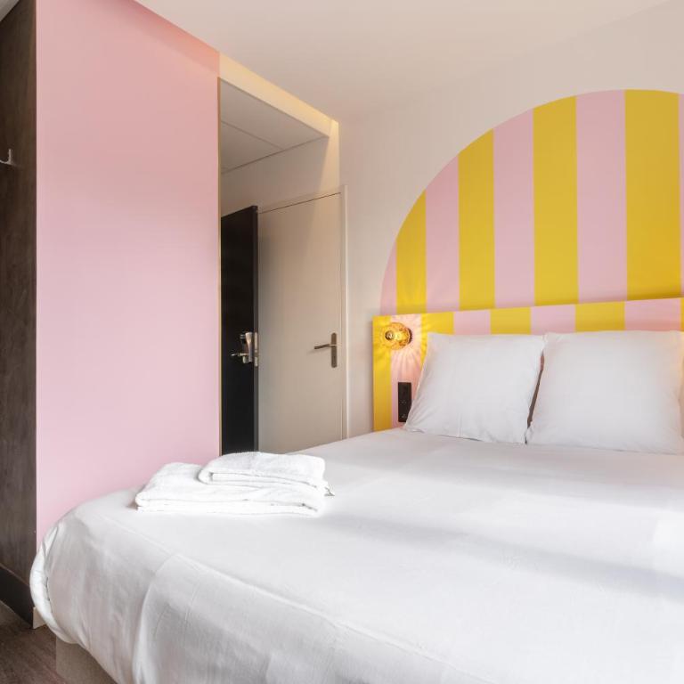 DEMAIN Hôtel - Camera Matrimoniale con Letto Queen-Size - 2