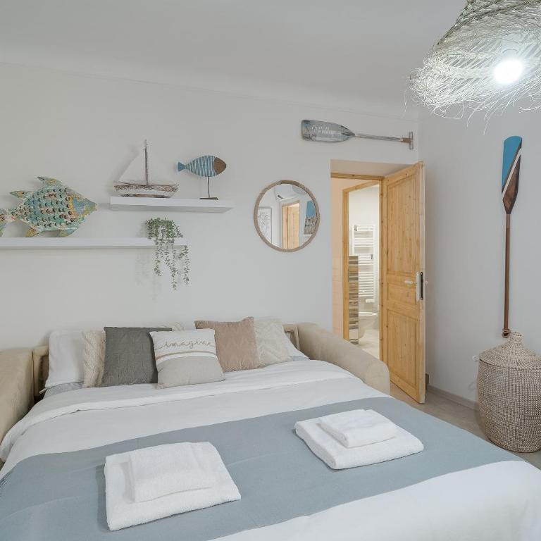GuestHost - Azurea Home Central & Roomy Flat - Superior Apartment - 18