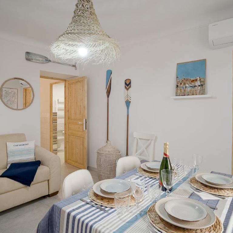 GuestHost - Azurea Home Central & Roomy Flat - Superior Apartment - 1
