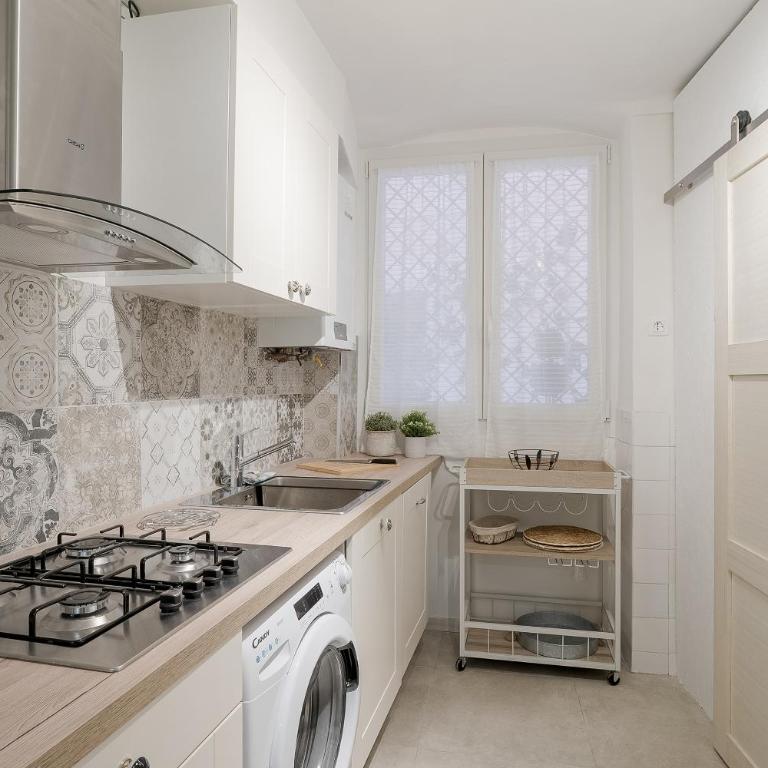 GuestHost - Azurea Home Central & Roomy Flat - Superior Apartment - 8