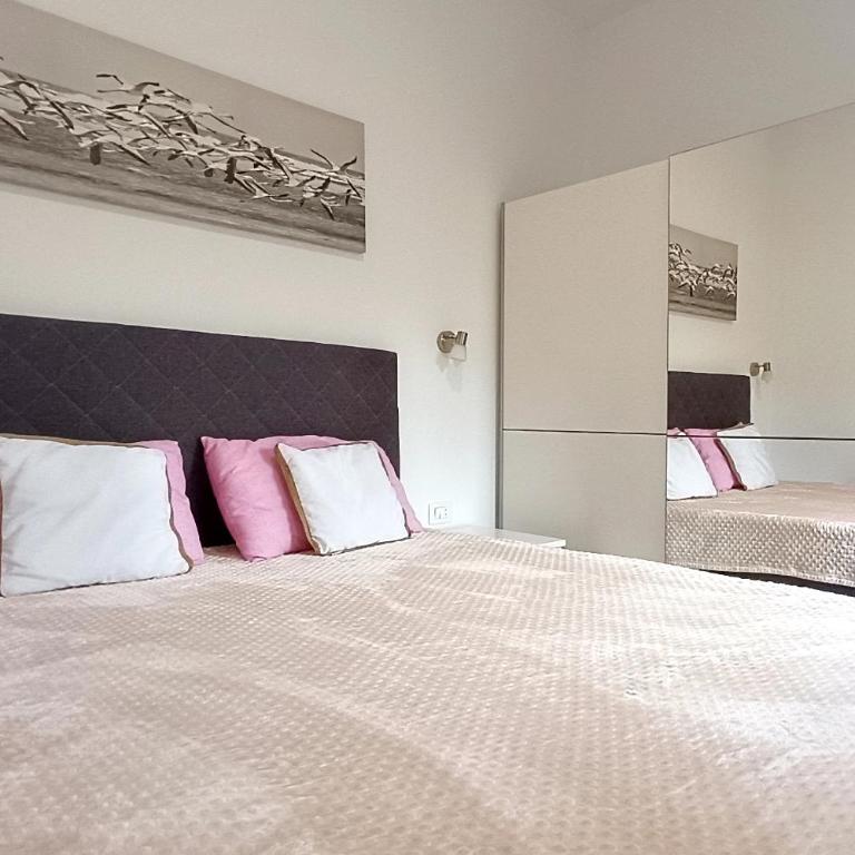 Royal Serenity - One-Bedroom Apartment - 9