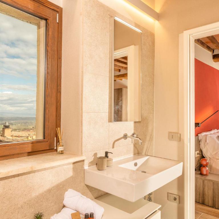 Palazzo Falcinelli Luxury Room in Montepulciano Center with Air Conditioning and Elevator - Camera Matrimoniale Deluxe con Doccia - 6