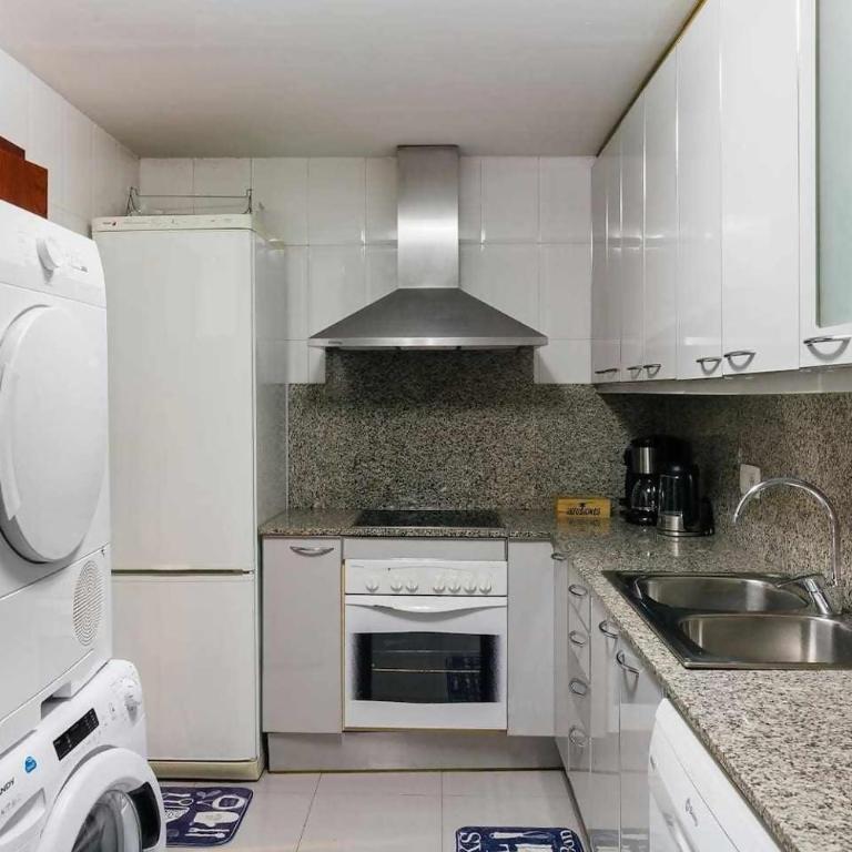 Comfortable 4 rooms 2Bath w balcony - Apartment with Terrace - 12