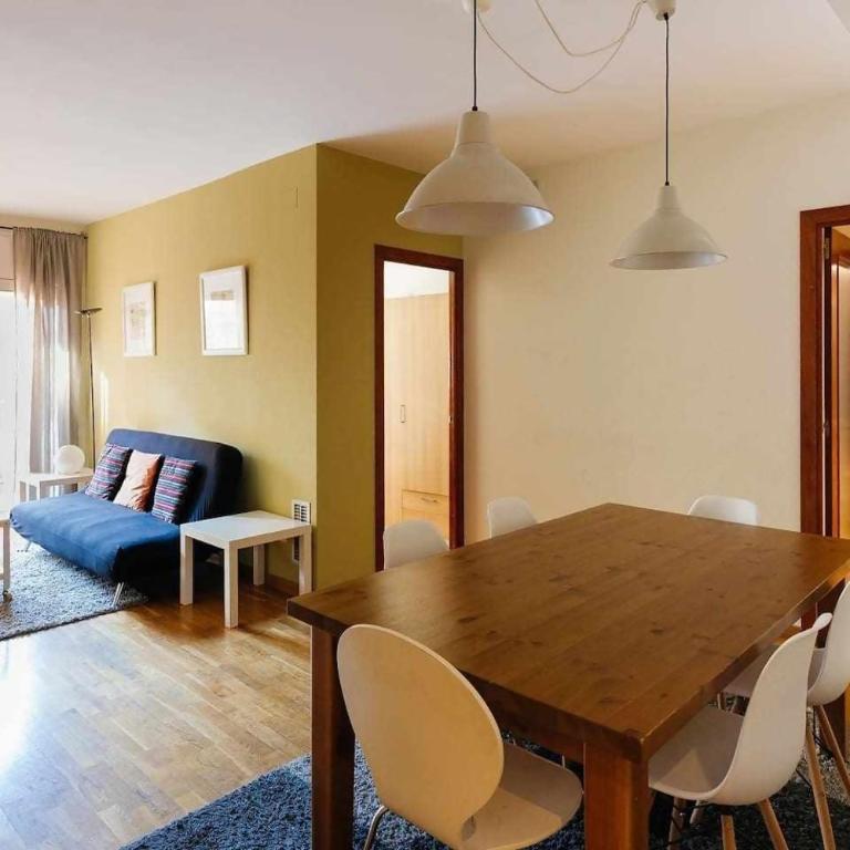 Comfortable 4 rooms 2Bath w balcony - Apartment with Terrace - 40