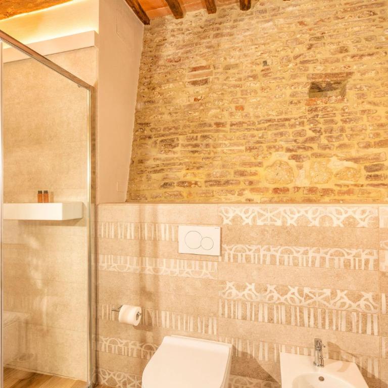 Palazzo Falcinelli Luxury Room in Montepulciano Center with Air Conditioning and Elevator - Camera Matrimoniale Deluxe con Doccia - 7
