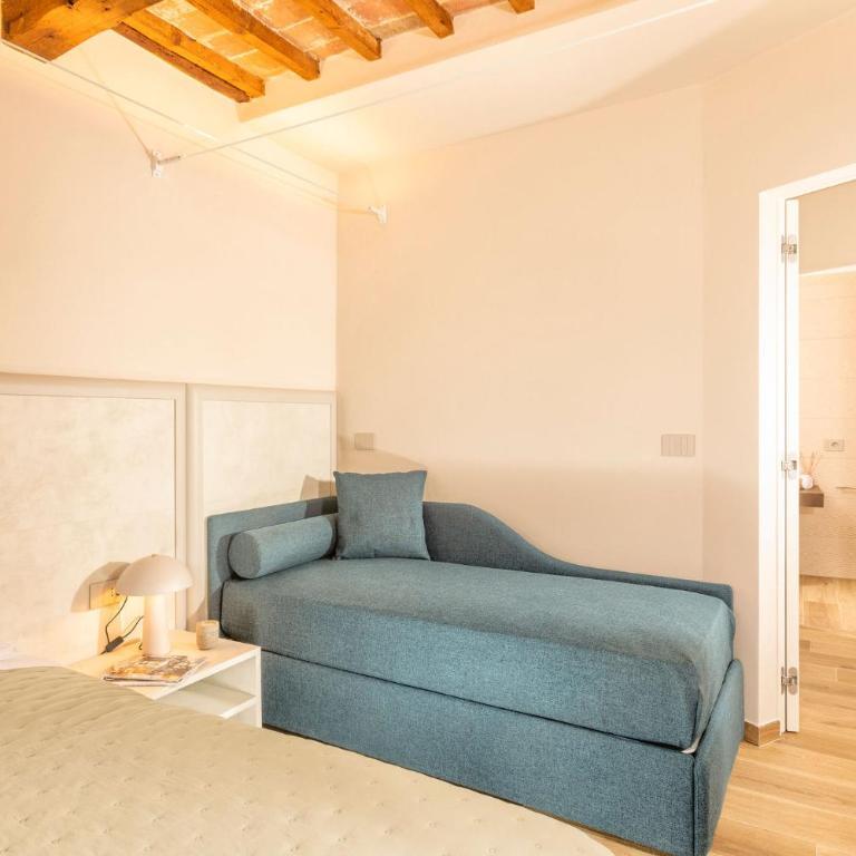 Palazzo Falcinelli Luxury Room in Montepulciano Center with Air Conditioning and Elevator - Camera Tripla con Vista - 11