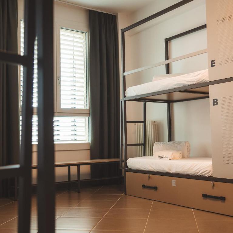 Lecco Hostel & Rooms - Camera Quadrupla con Bagno Privato - 7