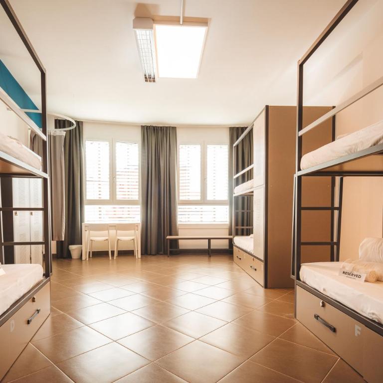 Lecco Hostel & Rooms - Dormitorio Misto con 6 Posti Letto - 2
