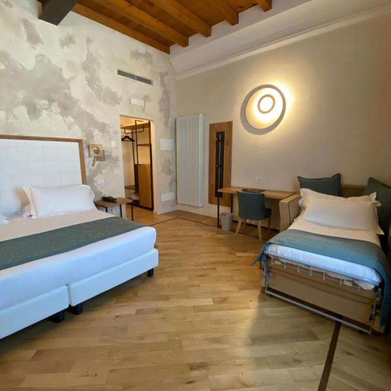 Cà Uberti Home Boutique, MantegnaHotels - Camera Tripla Deluxe - 10