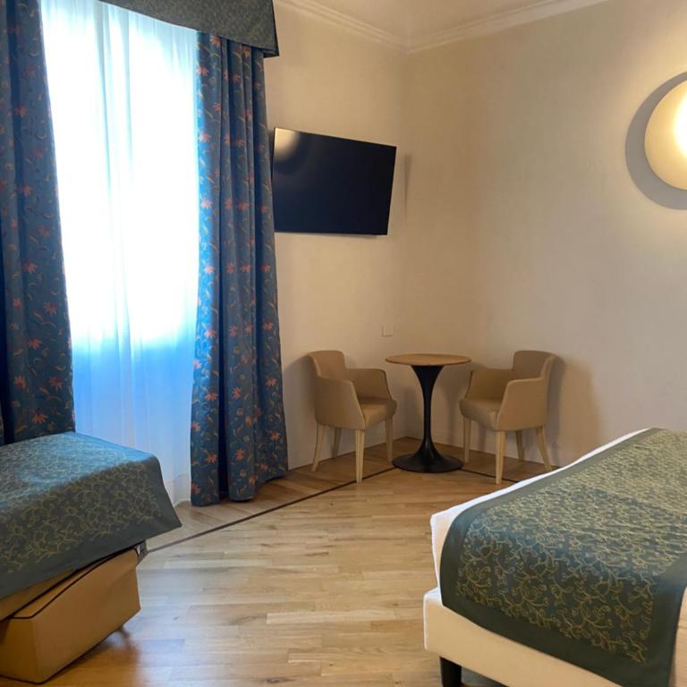 Cà Uberti Home Boutique, MantegnaHotels - Camera Tripla Deluxe - 9