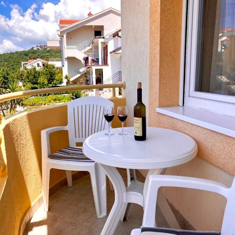 Sunshine house - One-Bedroom Apartment - 5