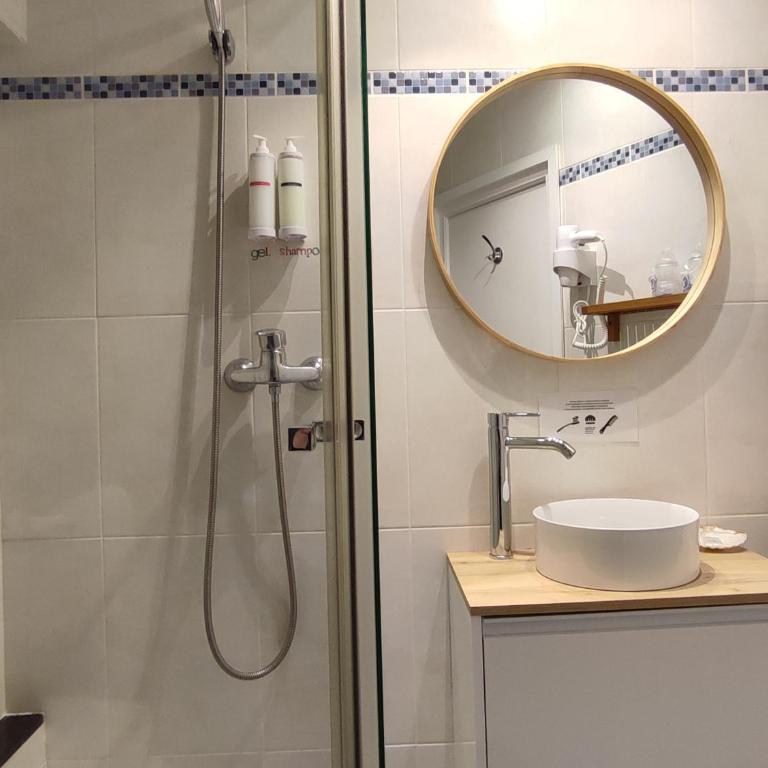 Hotel Cap d'Or - Children only from 14 years old - Habitación Familiar con vista lateral al mar - 5