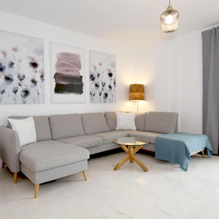 Estepona Town Apartment CARMEN - Three-Bedroom Apartment - 11